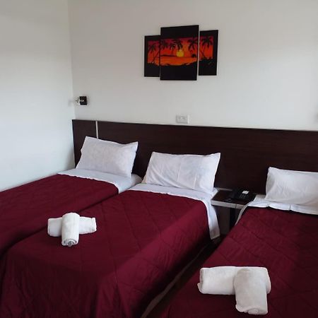 סן חואן Hotel Ischigualasto מראה חיצוני תמונה