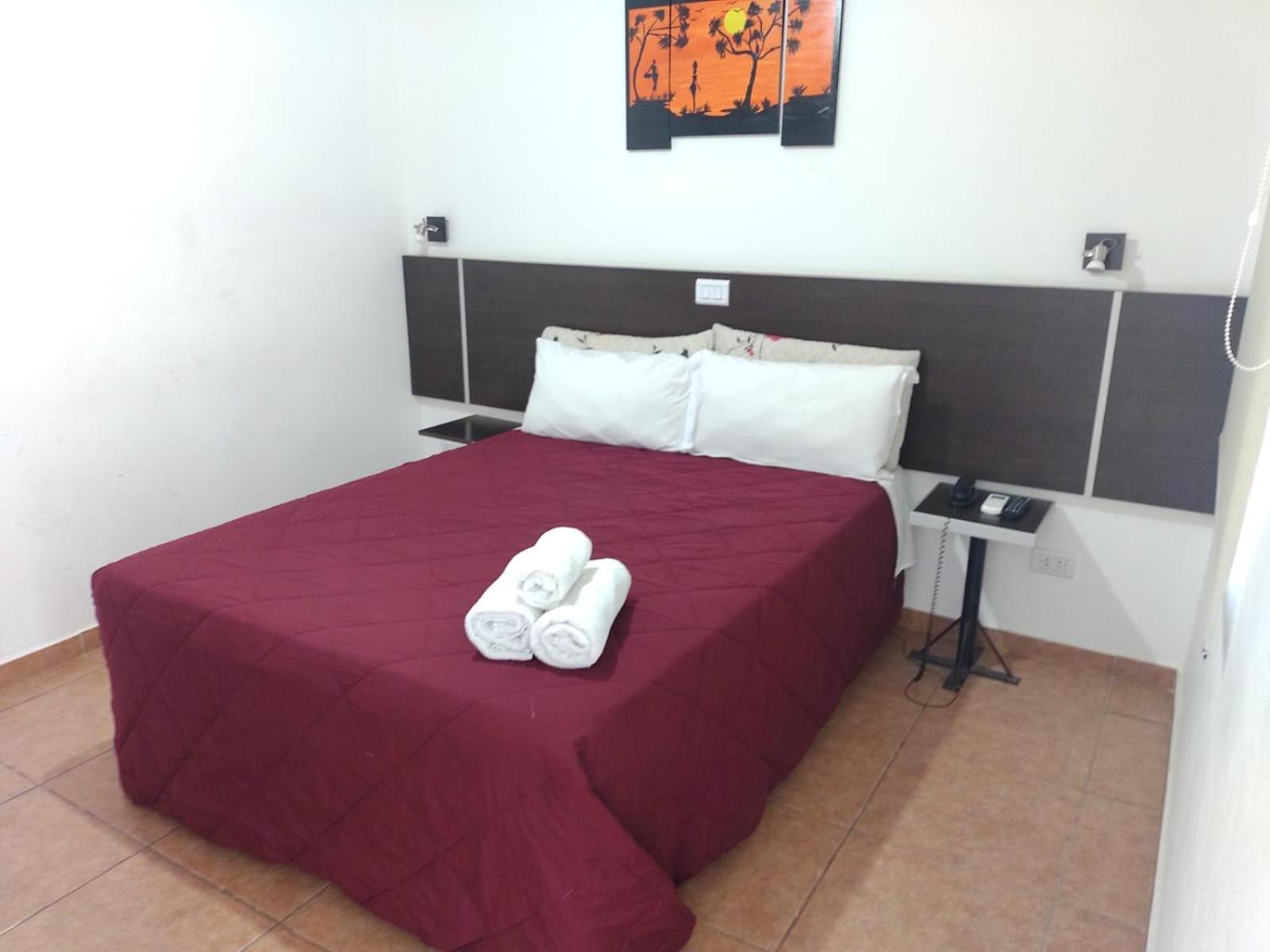 סן חואן Hotel Ischigualasto מראה חיצוני תמונה